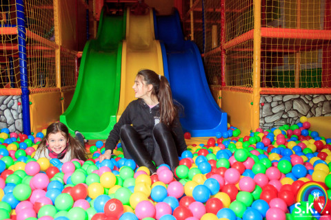 СКАЙ благодійний захід, грудень 22